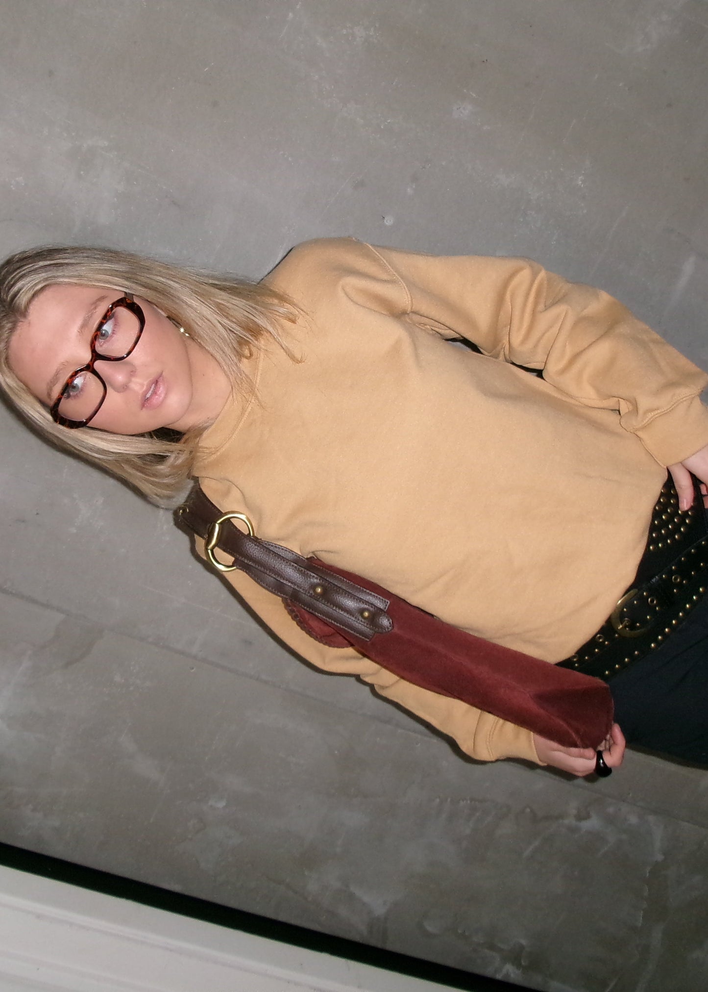 HÁSKÓLAPEYSA BEIGE