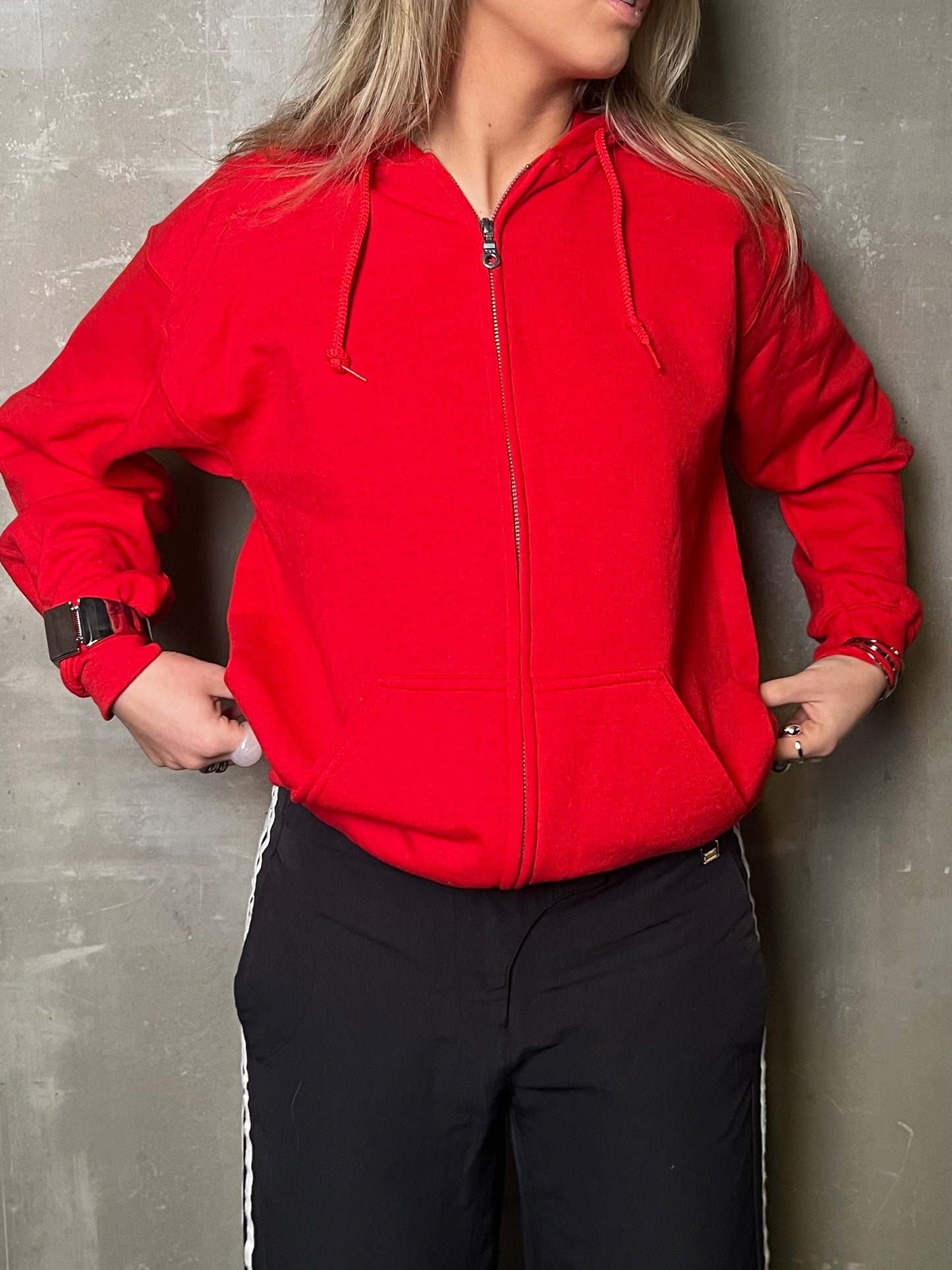 RENND HETTUPEYSA RAUÐ