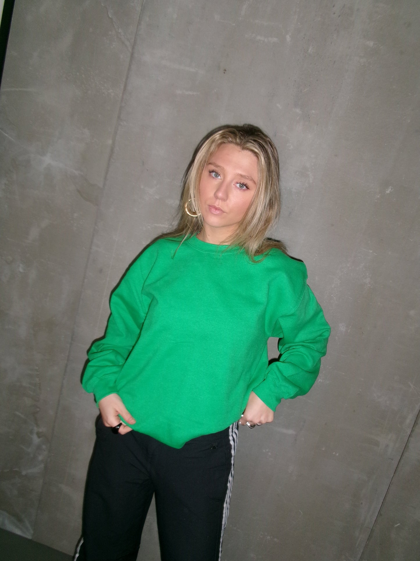 HÁSKÓLAPEYSA GRÆN