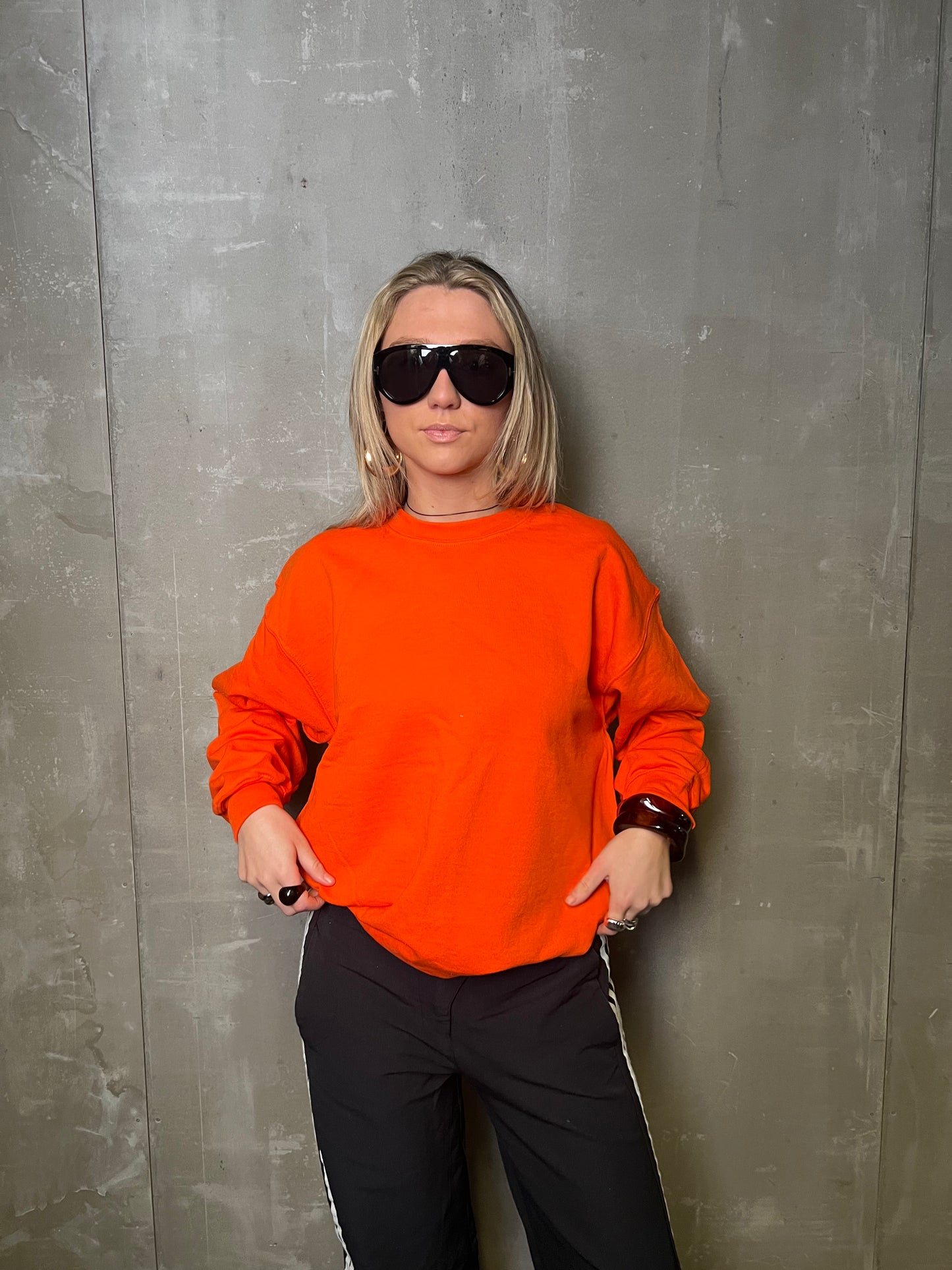 HÁSKÓLAPEYSA APPELSÍNUGUL