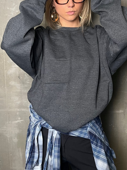 HÁSKÓLAPEYSA DÖKK GRÁ